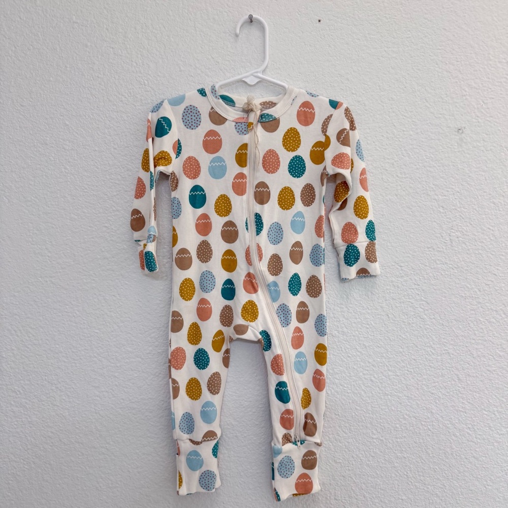 NWT Siix Collection Easter Footies